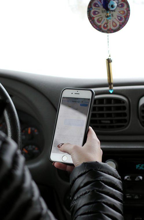 MCIns's tweet photo. Texting while driving is bad news for all.
#DecidetoDrive https://t.co/xd7GPtxhKE