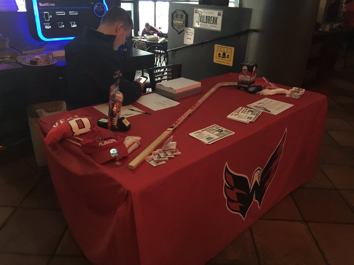 I_Blank_You's tweet photo. Completed #CapsOnTap #CapsDucks @Capitals @Capsfan8914 @CapsSTM @budweiser @NoVa_Caps @RFDLoveTheBeer @BellsBrewery @bnektar @MarkBNektar https://t.co/n2siiDz4Ch