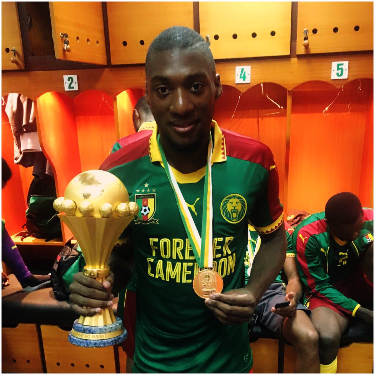 clementchauveau's tweet photo. On a suivi le retour en France du champion d'Afrique Karl Toko Ekambi @AngersSCO Reportage demain dans #DL1 10h @beinsports_FR #beINCAN2017 https://t.co/YbeYmIHhn8