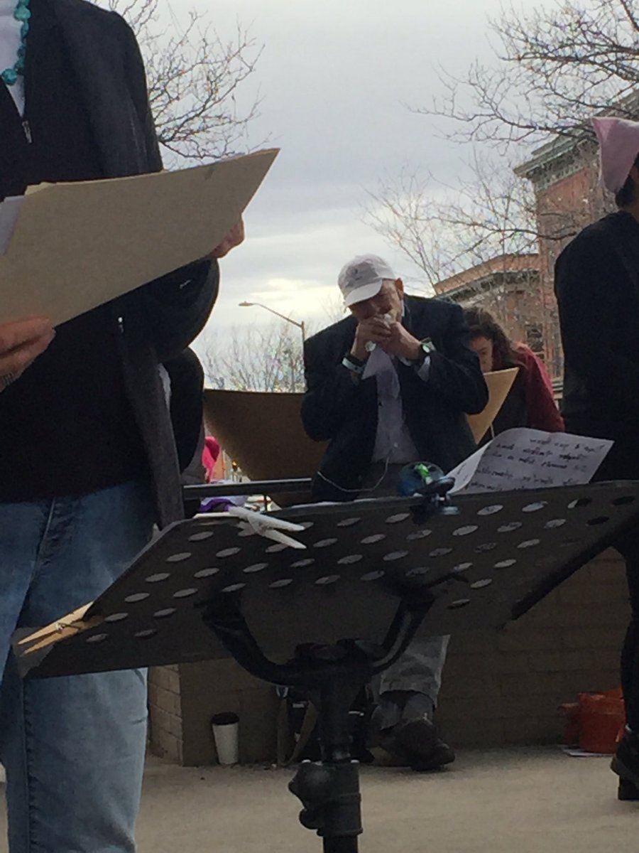 acurrydish's tweet photo. Rallying for women's healthcare makes me hungry too. #StandWithPP #foco #COStandswithPP @joannginal https://t.co/fukwLTH5jL