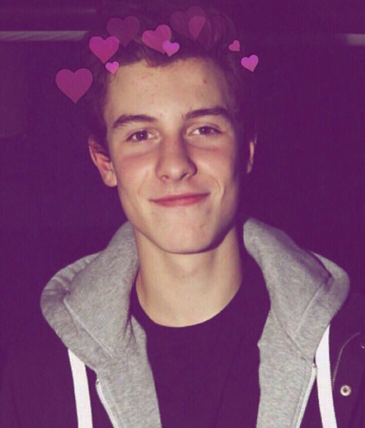 Leahhjay's tweet photo. Look at how cute you are @ShawnMendes https://t.co/AIkirlCazt