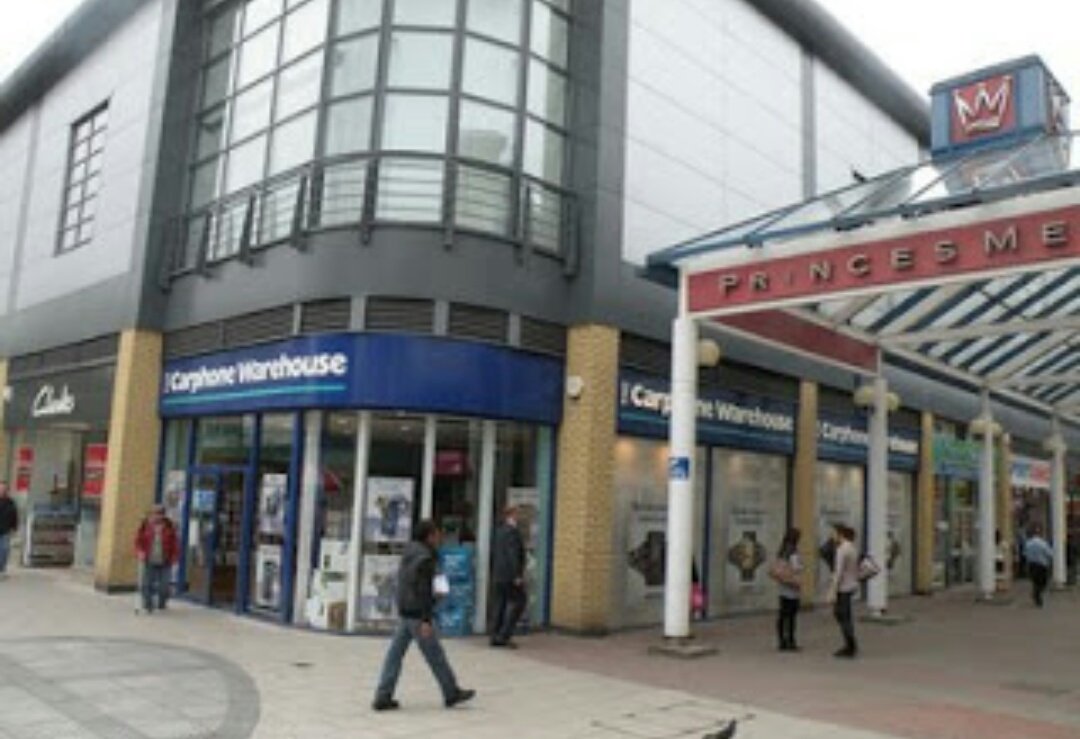 TheBoroWalk's tweet photo. Absolute scenes in the town centre as the big news filters through... HE STAYS... FOGLE LOVES IT AT THE BORO #MassiveExtension
@pearce006 https://t.co/pIRoBDKfUZ