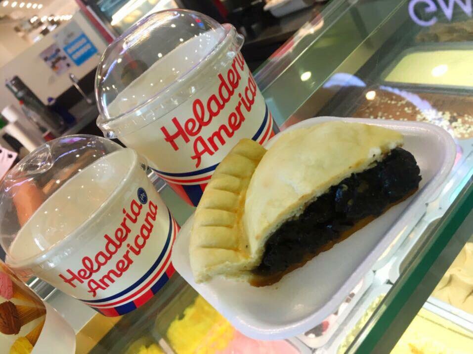 FrozoMalt's tweet photo. Pie de uva... una verdadera delicia.
#HeladeriaAmericana https://t.co/aXZzmzq0CC