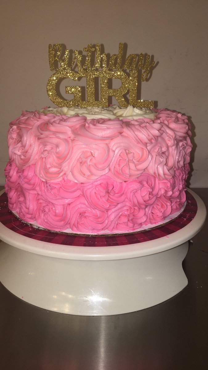 YouTwatchPegie's tweet photo. This weeks work.... #PegiesPastries #CakeLife #DMVBaker #DMV #TellSomebodyToTellSomebody https://t.co/gzikZ5XqLu