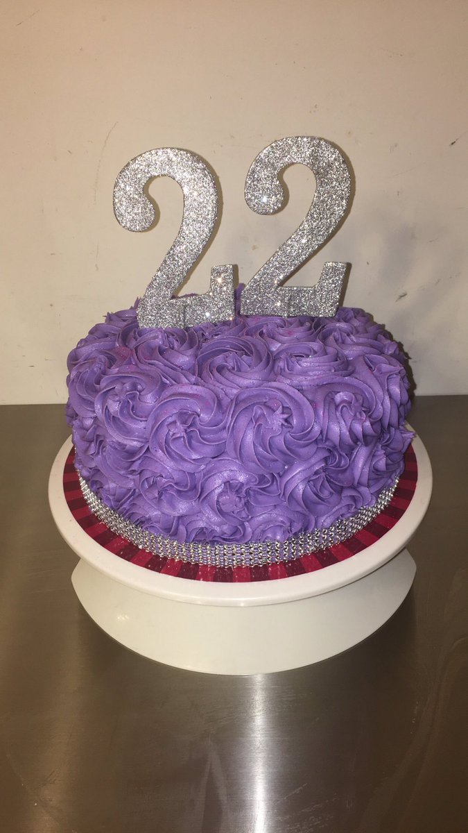 YouTwatchPegie's tweet photo. This weeks work.... #PegiesPastries #CakeLife #DMVBaker #DMV #TellSomebodyToTellSomebody https://t.co/gzikZ5XqLu