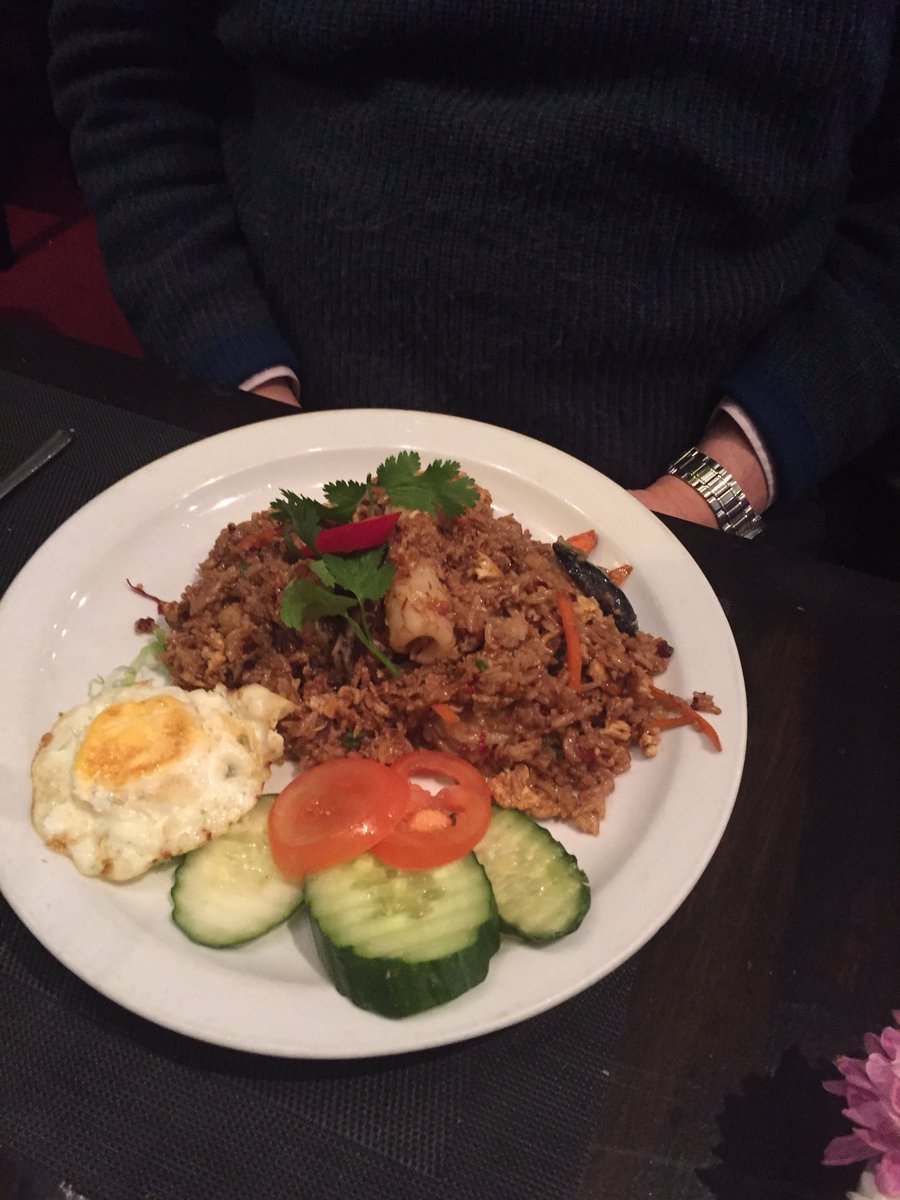 104highst's tweet photo. Thanks @normanmusa @itsaNingthing an excellent pre theatre dinner - it's been too long https://t.co/JLgyVoajvJ