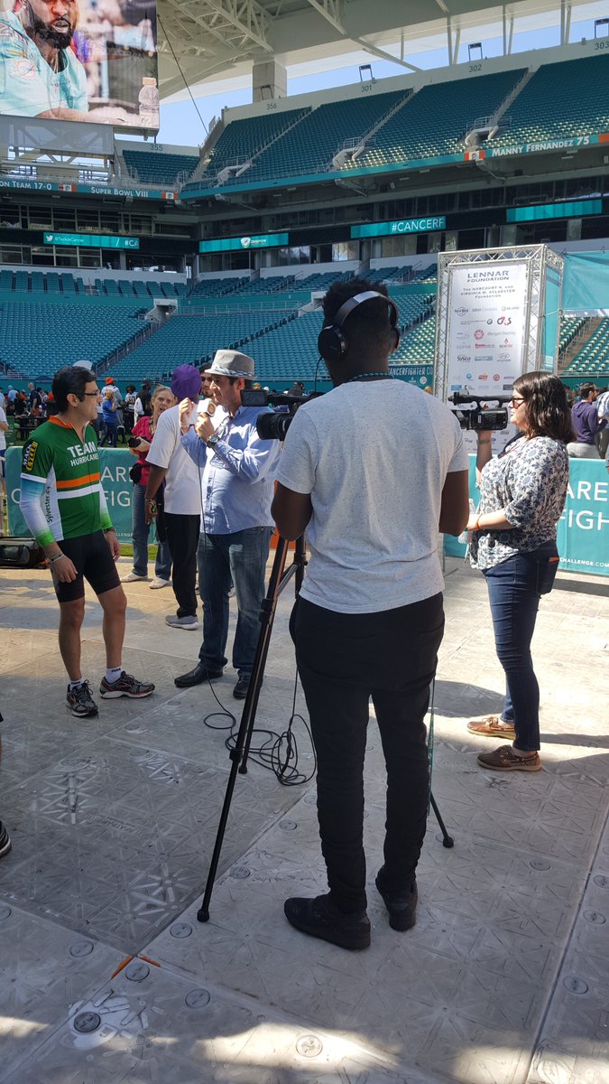 SportsOTradio's tweet photo. What did you do with your Saturday, students from @MiamiMediaSch attended @MiamiDolphins #DCCVII and did this #cancerfighter #beonairMiami https://t.co/p8pDeXZxH5