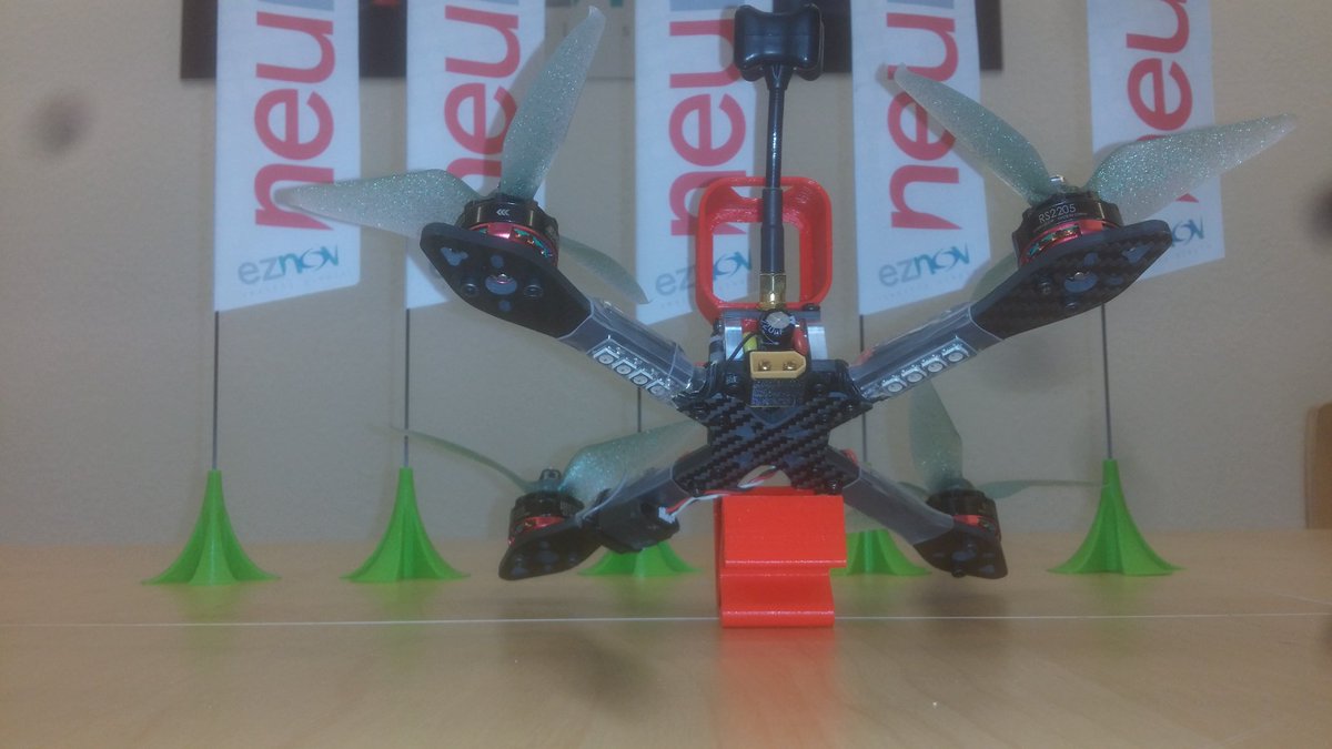Ced_Monster_57's tweet photo. le Dquad obsession est une pure merveille de conception avec un pod alu magnifique.

#dquad #obsession #neuronquad #eznov #dronefpvracer https://t.co/7Zr7WJ5iHp