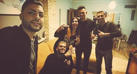 zaynreynolds's tweet image. Rodri, los amigos de BEA y la Tita Mari 🙈💖

#postRodea