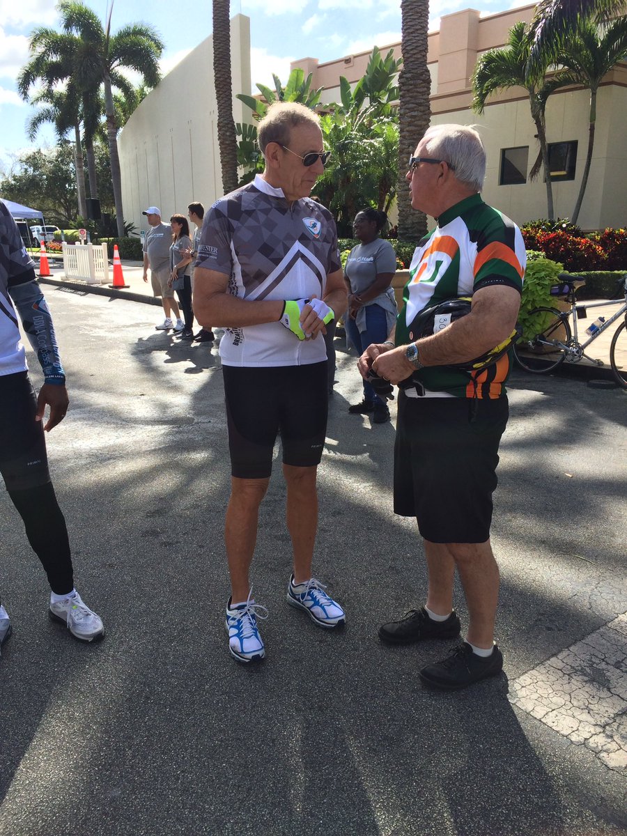 MayorGimenez's tweet photo. Proud to join the @MiamiDolphins and all of the #CancerFighters that participated in #DCCVII 🚴🏼#TackleCancer https://t.co/ui68s9cNrw