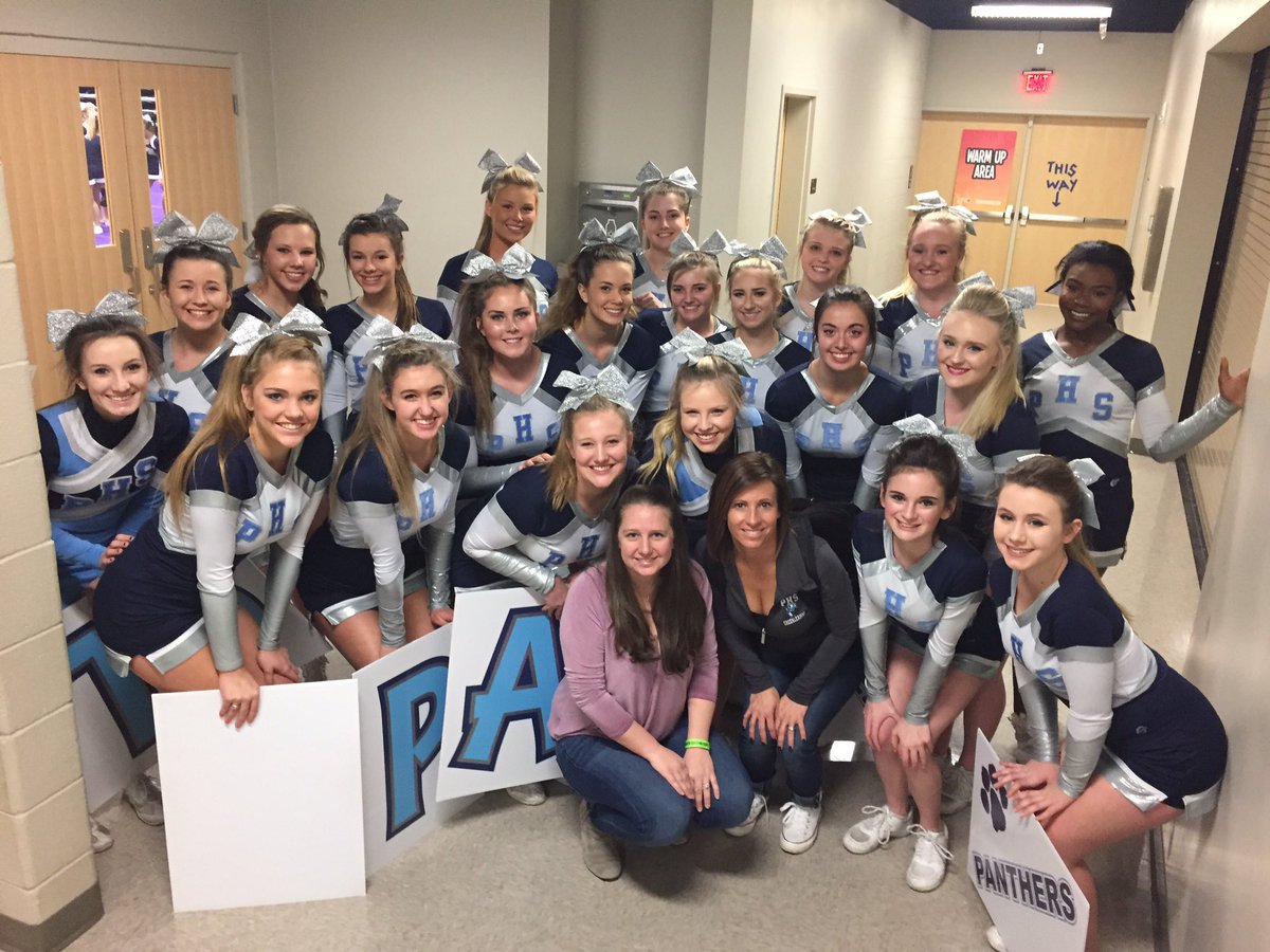 PiedmontCheer's tweet photo. We β€ to cheer! #competitionsquad. https://t.co/zOUfQ3bkH0