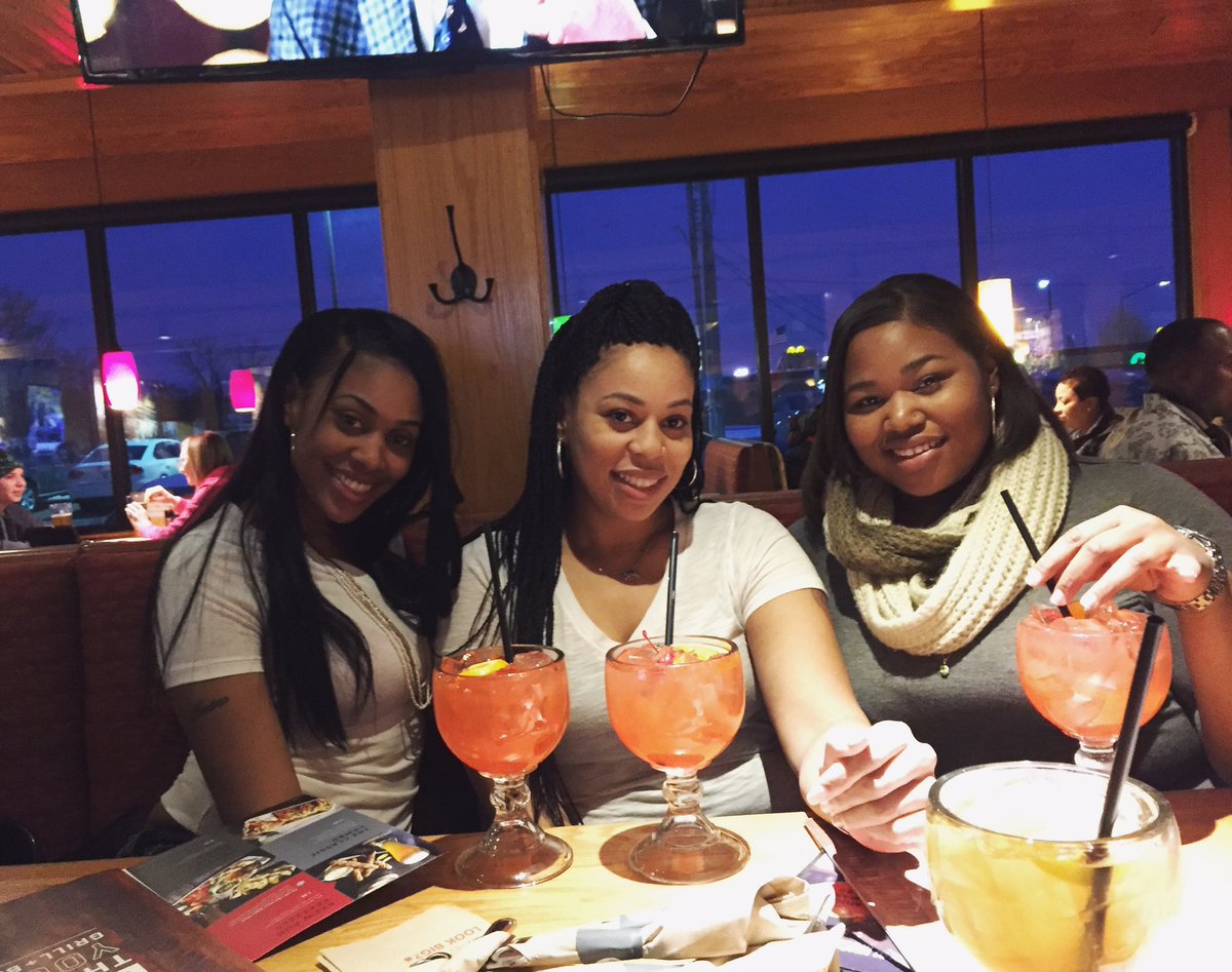 YellowDiamind's tweet photo. #Sisters🙌🏽💝😎🍾❤ @AundreaJDavis https://t.co/hNFLQHbYZk