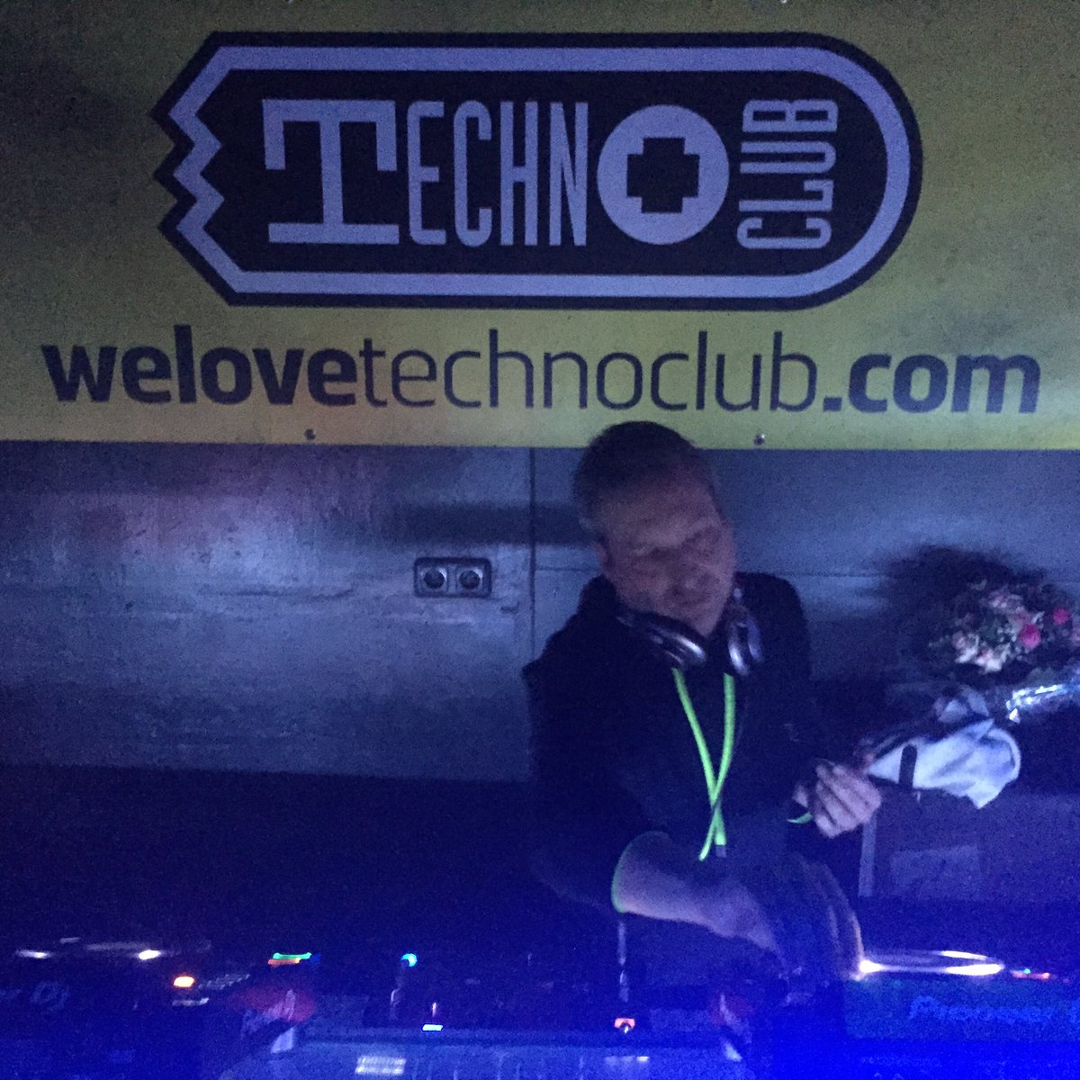 djchanneltv's tweet photo. #Bluefire closing the #Technoclub in #Offenbach #Germany 🙌🔊🎶🍻 #Trance #TranceFamily #Talla2xlc #AllenWatts #Rave https://t.co/3PTwc9Zf2V