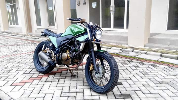 scrambler cb150r
