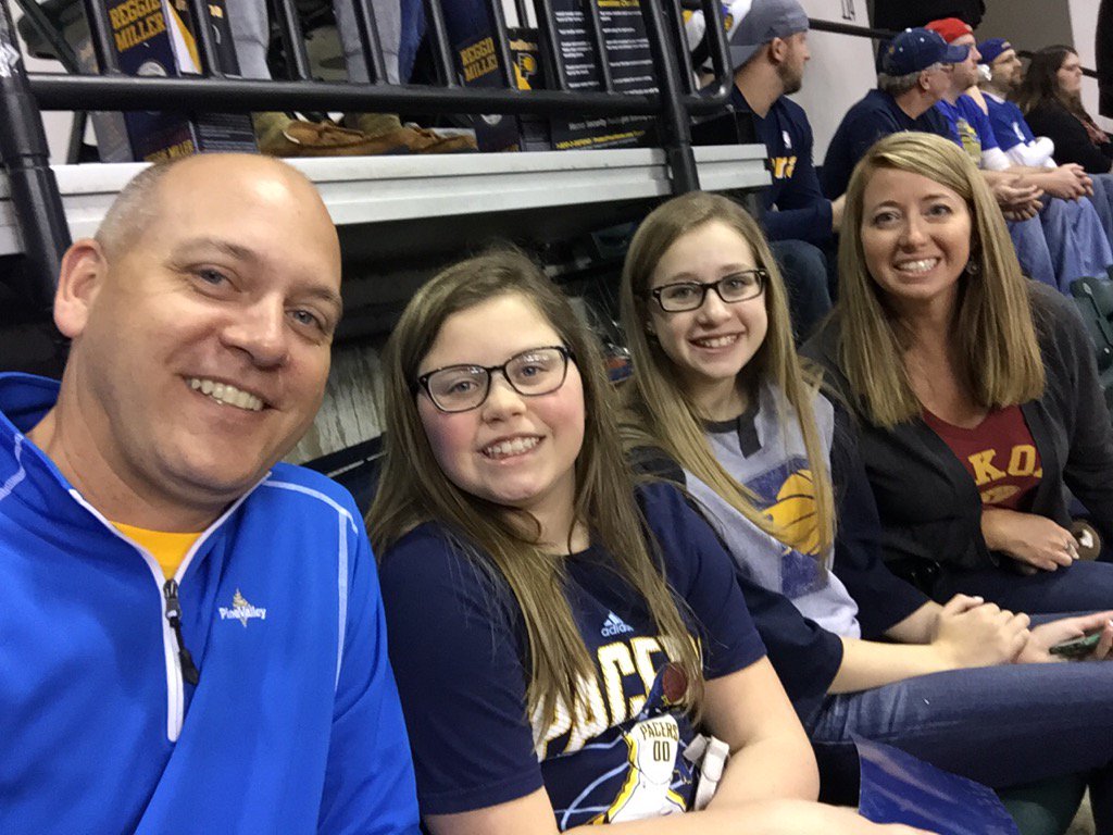 Dave_Kearns's tweet photo. #pacersgamenight Go Pacers! https://t.co/nCHUkt2fXq
