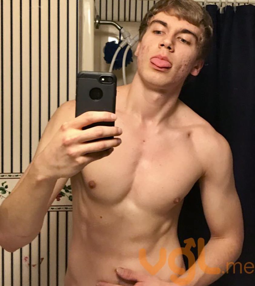 vglapp's tweet image. Find me on VGL, The #1 dating app for Twinks, Twunks, Jocks, and Pups! URL: vgl.me/klh0061… bit.ly/2kfuktz
