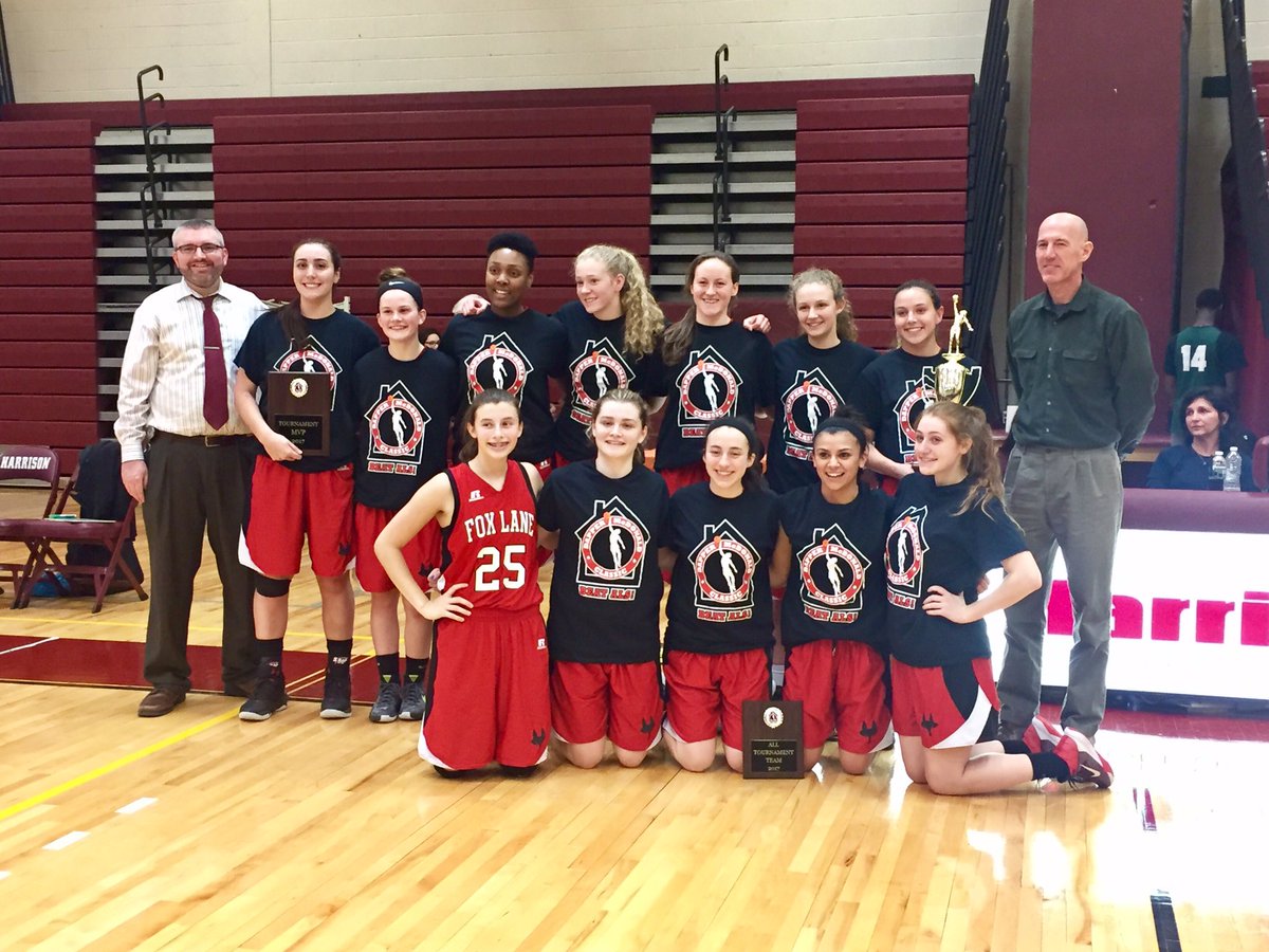 Congrats to the 2017 <a href="/DapperClassic/">Dapper Classic</a> Girls Champions, the Fox Lane Foxes! The reigning champs have done it again 🏆🏀🙌🏻 #dapperclassic #BeatALS