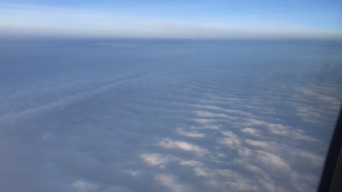 DutchFlyBird's tweet image. Quite cool being able to make a tweet at 33000 feet ;). go @Delta @DeltaTechOps #gogoinflight