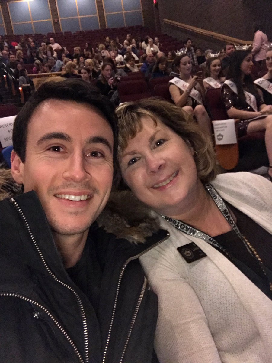 ItsMeghanRyan's tweet photo. When Dr Rollins is hanging with your mom without you... lol #mnhot @huwjamescollins @NHOTDirector @MNHOTeen #PLL https://t.co/Ssr99UTyl2