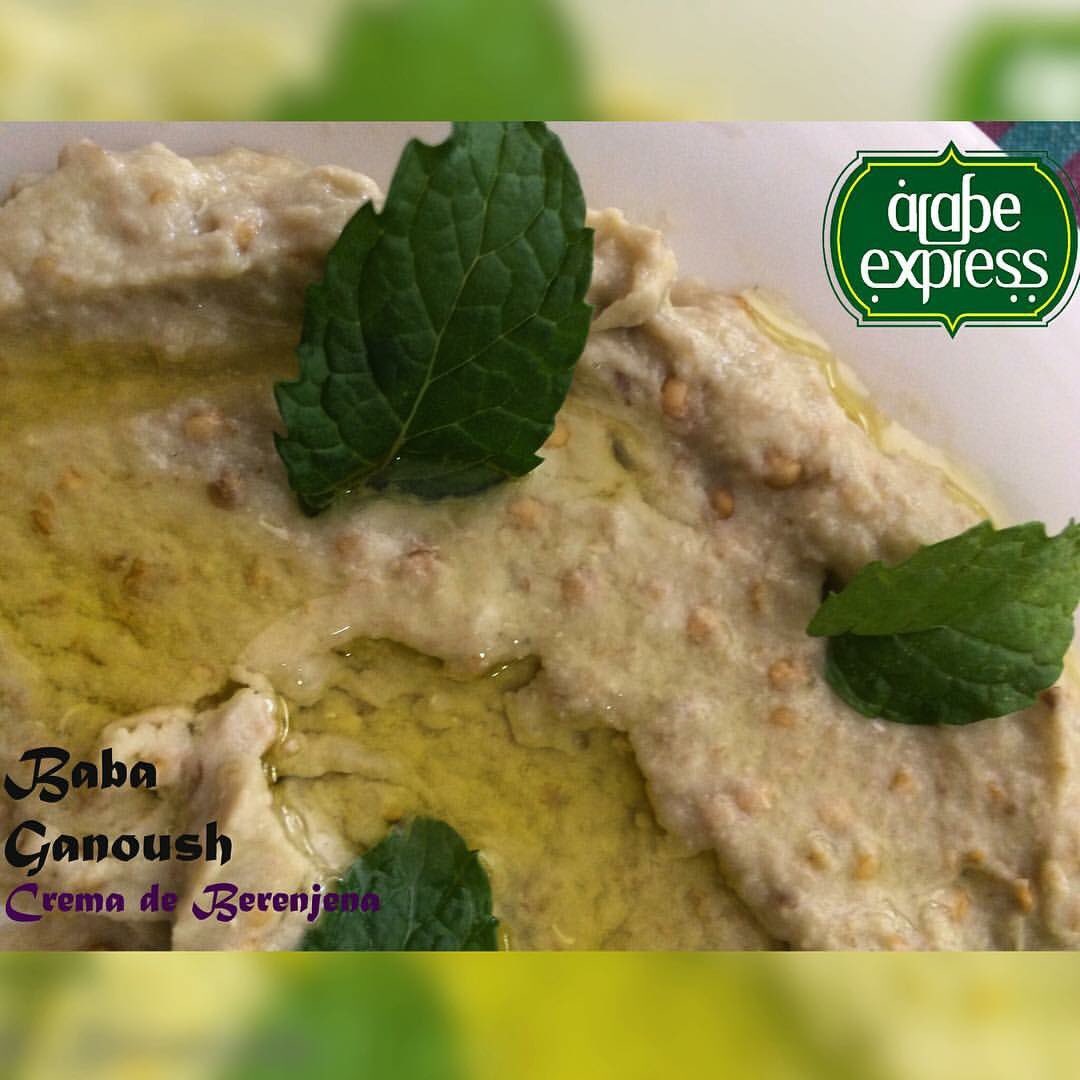 Crema de berenjena Baba Ganoush, sana, deliciosa, ideal para acompañar carnes #arabeexpress