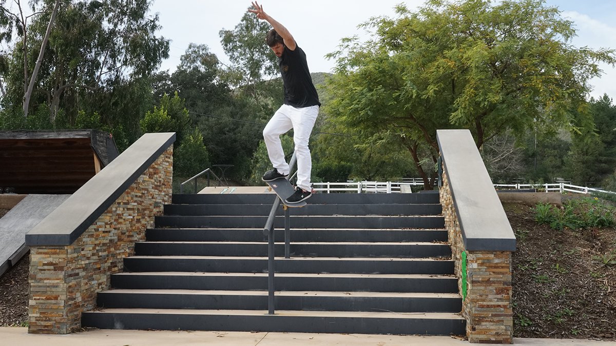 ChrisCobraCole's tweet photo. Smith grinds are in a slump right now so I figured, why not? #CobraRanch https://t.co/h06OC6mpbk