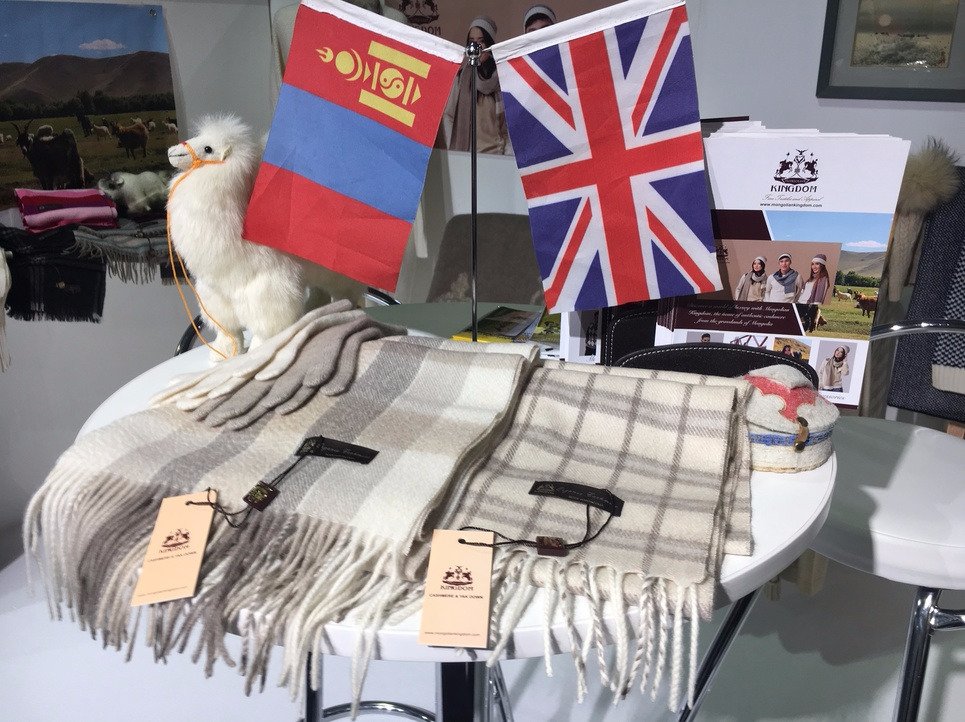 CashmereKingdom's tweet photo. We are ready for you at Pure London 2017 stand W31

#londonfashionweek #londonfashion
#Pur… https://t.co/LHFN3EFOI9 https://t.co/f1740VRWUc