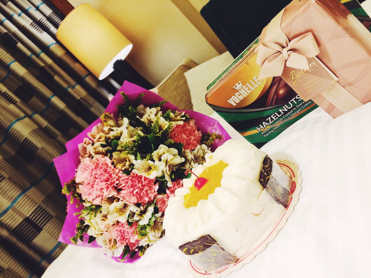 McleenJorge's tweet photo. I wish I can be your man this Valentines Day. But everything happens for a reason. We can never tell.But THANK YOU so much for all of these! https://t.co/yhJPrAQTtq