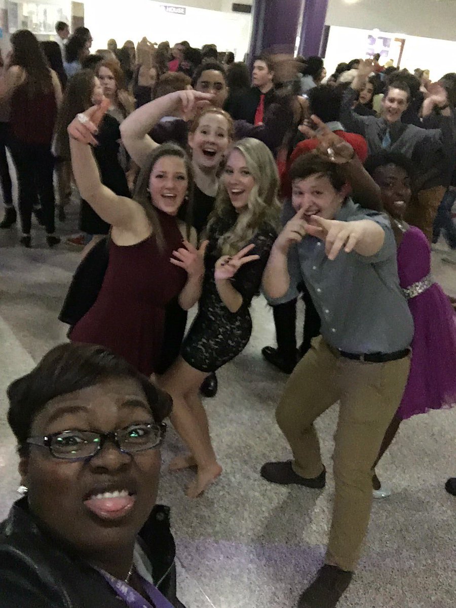 uniqimpressns's tweet photo. Supervising the school dance #piccentral https://t.co/C9mN1A0ieK