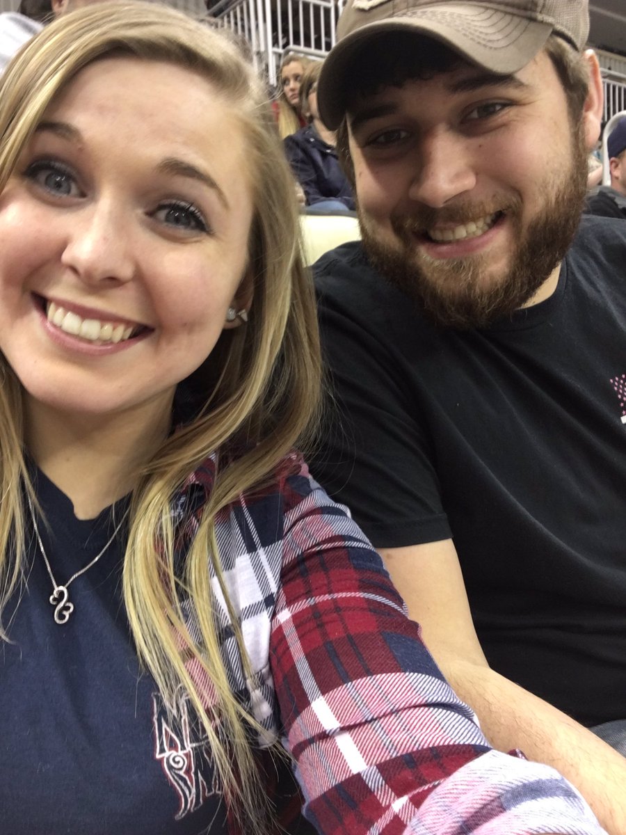 tabtab94's tweet photo. #MonsterJam whoowhoo! Go Camden Murphy 🤓 https://t.co/NR9mRYooCZ