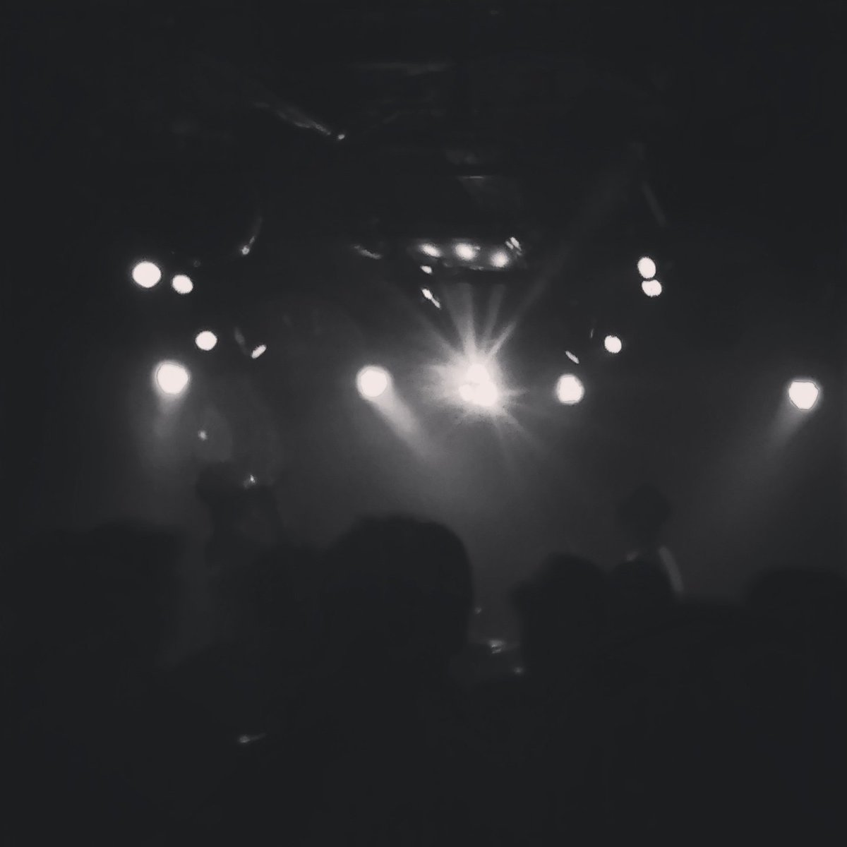 madonasi's tweet photo. Genius P.J's。安定感。昨夜で一番箱鳴りあってたかも。クロダ氏のはっちゃけぷり割と好き。代替え機、何撮ってもよーわからん
#GeniusP.J's
#clapper 
#uramado 
#代替え機 https://t.co/JqulCi0vpE