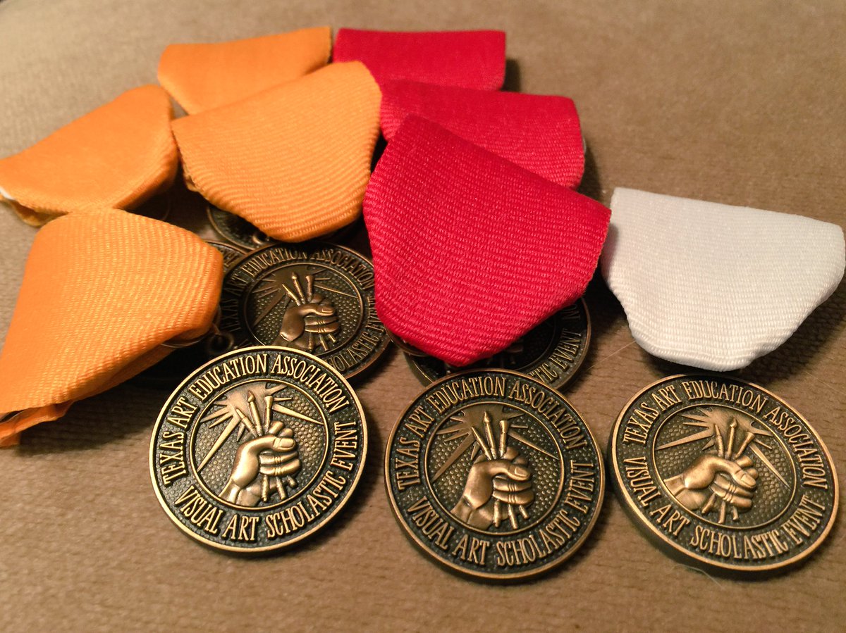 Proud of our art students!  Our students received a Division 1 🥇, three Division 2 🥇, and four Division 4 🥇 <a href="/LakeWorthHS/">Lake Worth HS</a> #lwisdbelieve