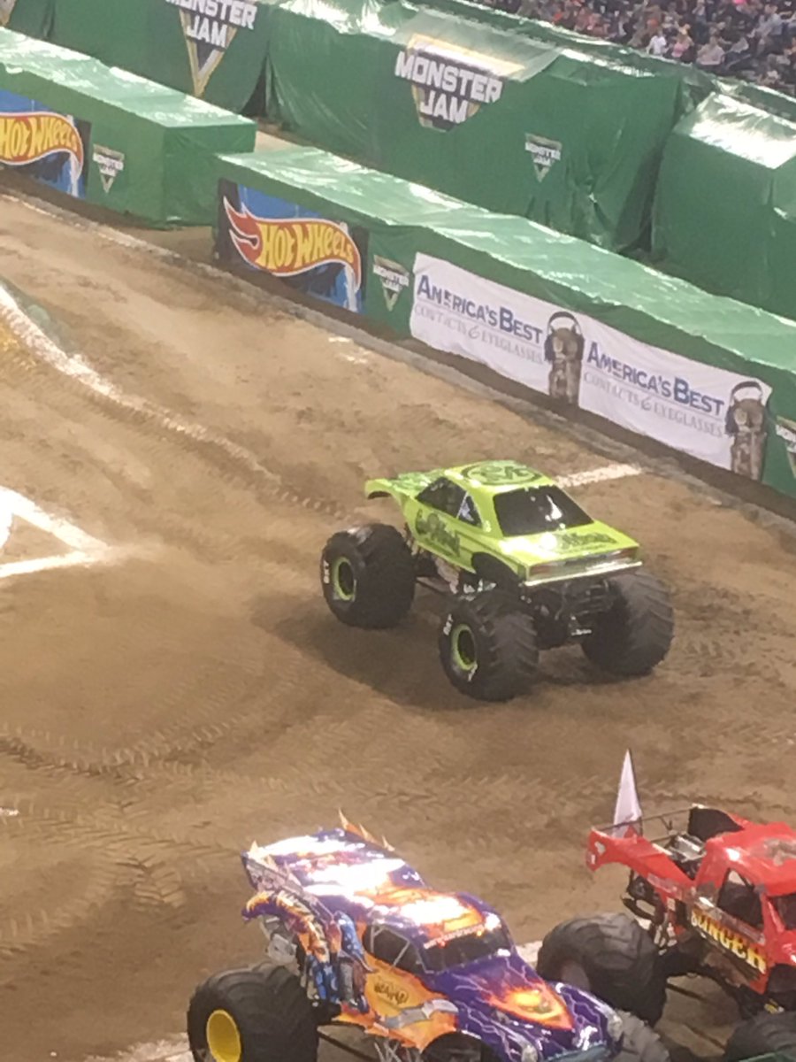 rdbetz's tweet photo. @RRRawlings look who's in Indy tonight!!! https://t.co/sa4oVfImhf