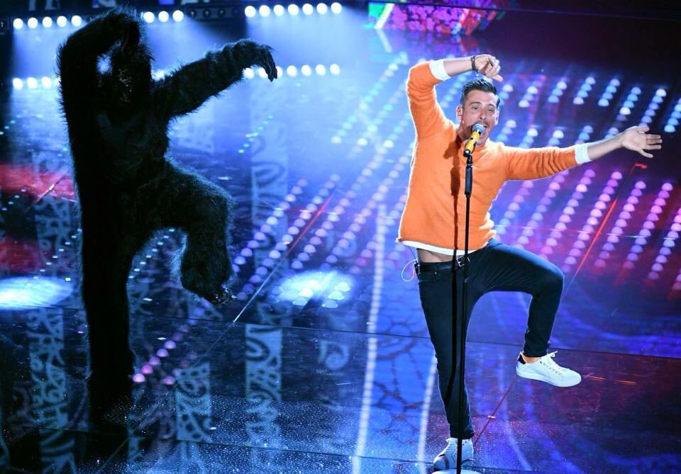 PaoloDiDomizio's tweet photo. Siamo un po' tutti quella #scimmianudaballa perché a volte ci vuole un po' di naturalezza e semplicità in #Italia #Sanremo2017 #Gabbani https://t.co/tKBdUBm2v7