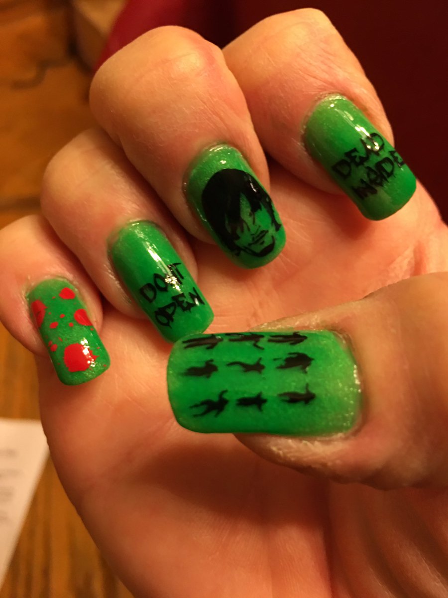 Timjohnboy's tweet image. The wife getting ready for Sunday!  @wwwbigbaldhead, @TheWalkingDead  @thetalkingdead