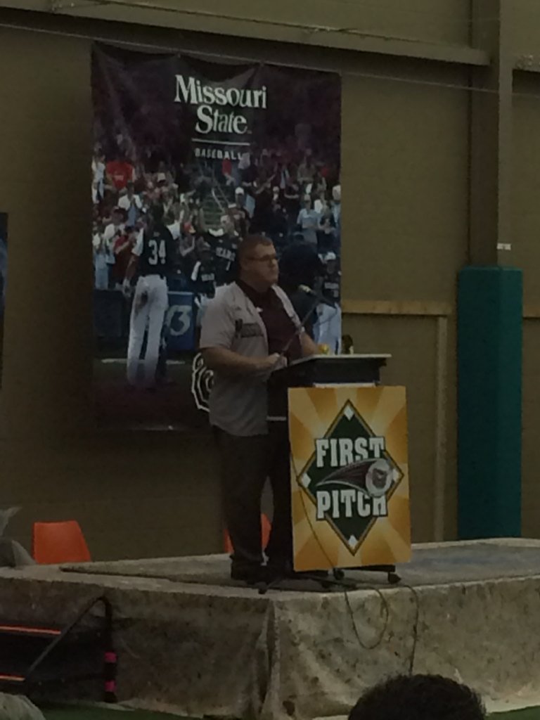 CoachJonLeamy's tweet photo. Awesome seeing &amp; hearing @MahaffeyBrian talk at the @MSUBearBaseball First Pitch about the fantastic '87 NCAA Team! https://t.co/9hvTqzjM3y