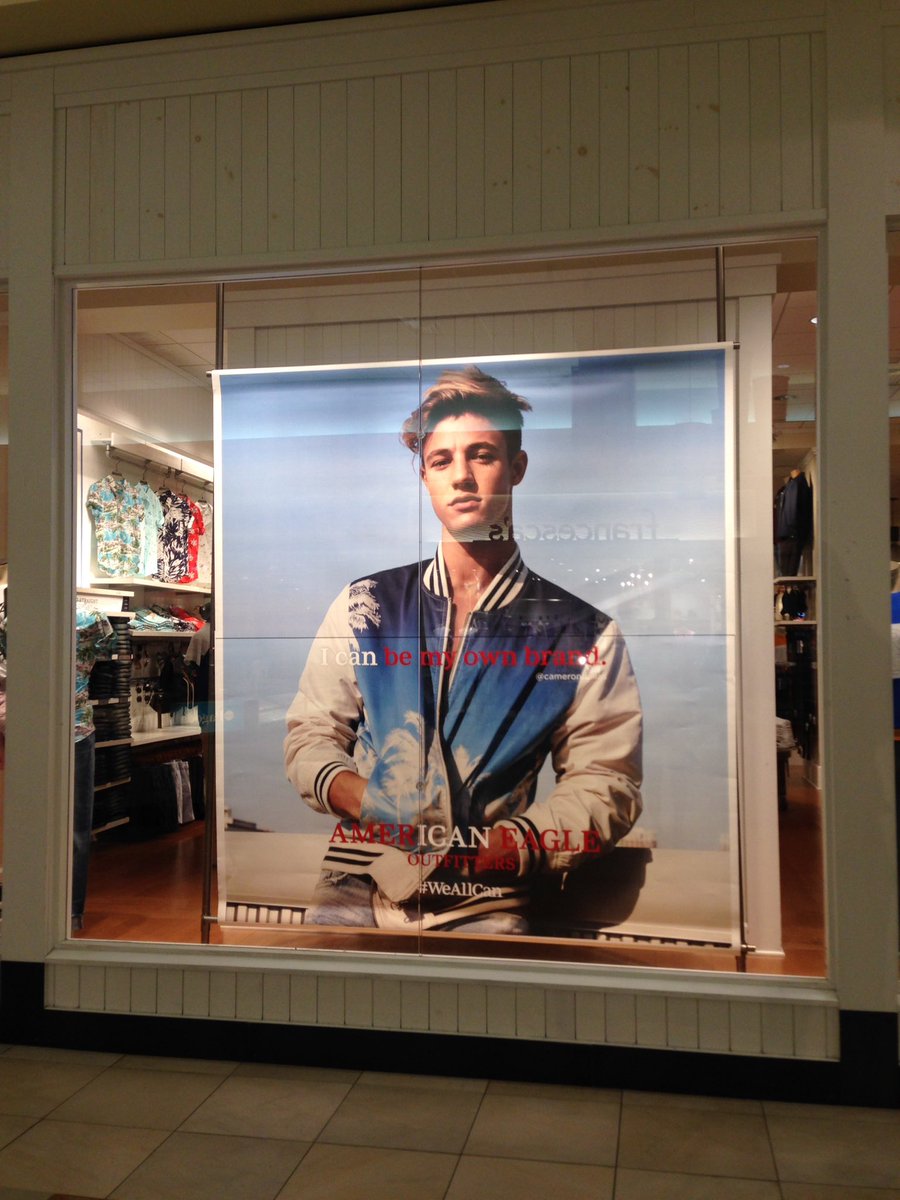 _aliyahgomez's tweet photo. I spotted a @camerondallas today:) ly❤️ https://t.co/6Np4blV1EA