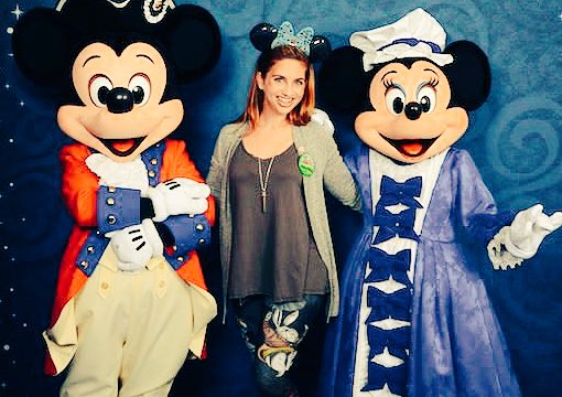 MilfDisney's tweet photo. What is more PATRIOTIC than a HOT MILF at DISNEY? 

We should call her BETSY ROSS because that HOT BODY makes my flag wave! https://t.co/7ZfhaqtTL8