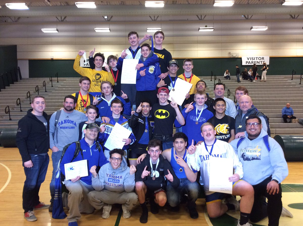 TahomaWrestling's tweet photo. 2017 Regional Champions #GoBears https://t.co/AaVPjezoNv