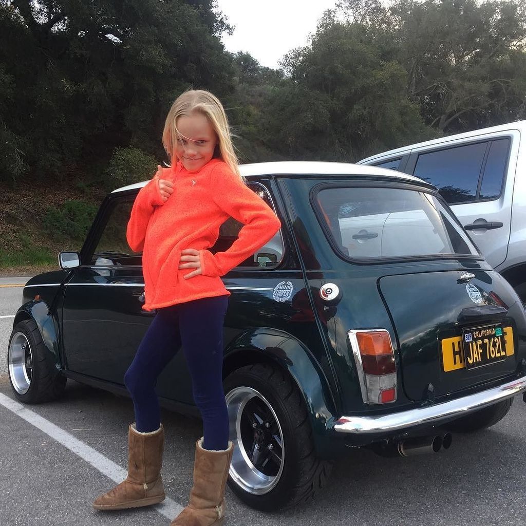 MotorHeadMama's tweet photo. Freya has discovered the magic of a real Mini.
#righton #minimotorhead #minicooper https://t.co/eV7tQl17vo https://t.co/D9UQdPgvPB