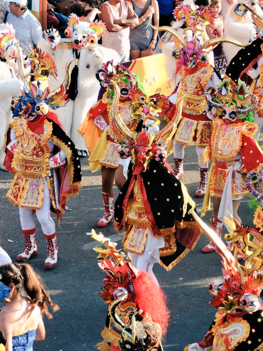 castillopenna's tweet photo. Feliz y orgullosa de ser parte del tercer carnaval más grande de Latinoamérica #AricaEsCarnaval #ConlaFuerzadelSol #Arica ❤🎉🎊🎏 https://t.co/pj1hTfqLOM