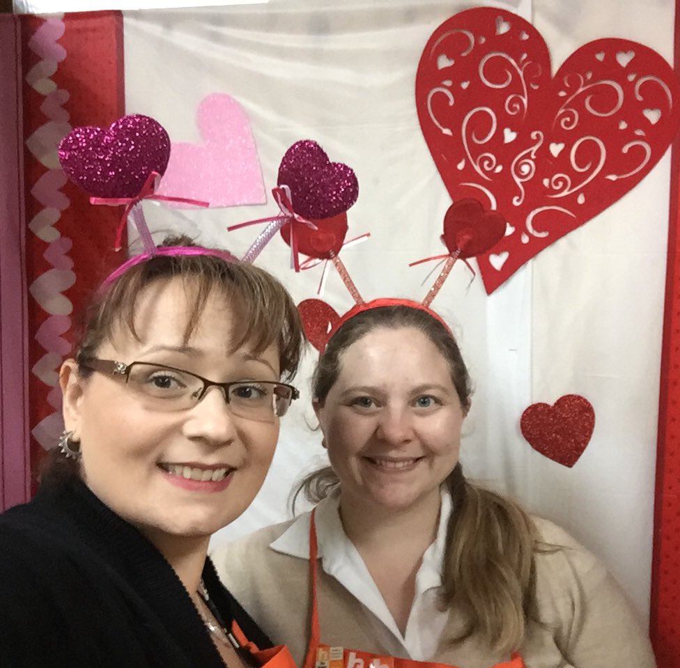 Donohoo_C's tweet photo. Selfie moment at 501 today #springstaffing #lotsofinterviews @AdameAngelia @THD0501 https://t.co/IuIGHic3Cb