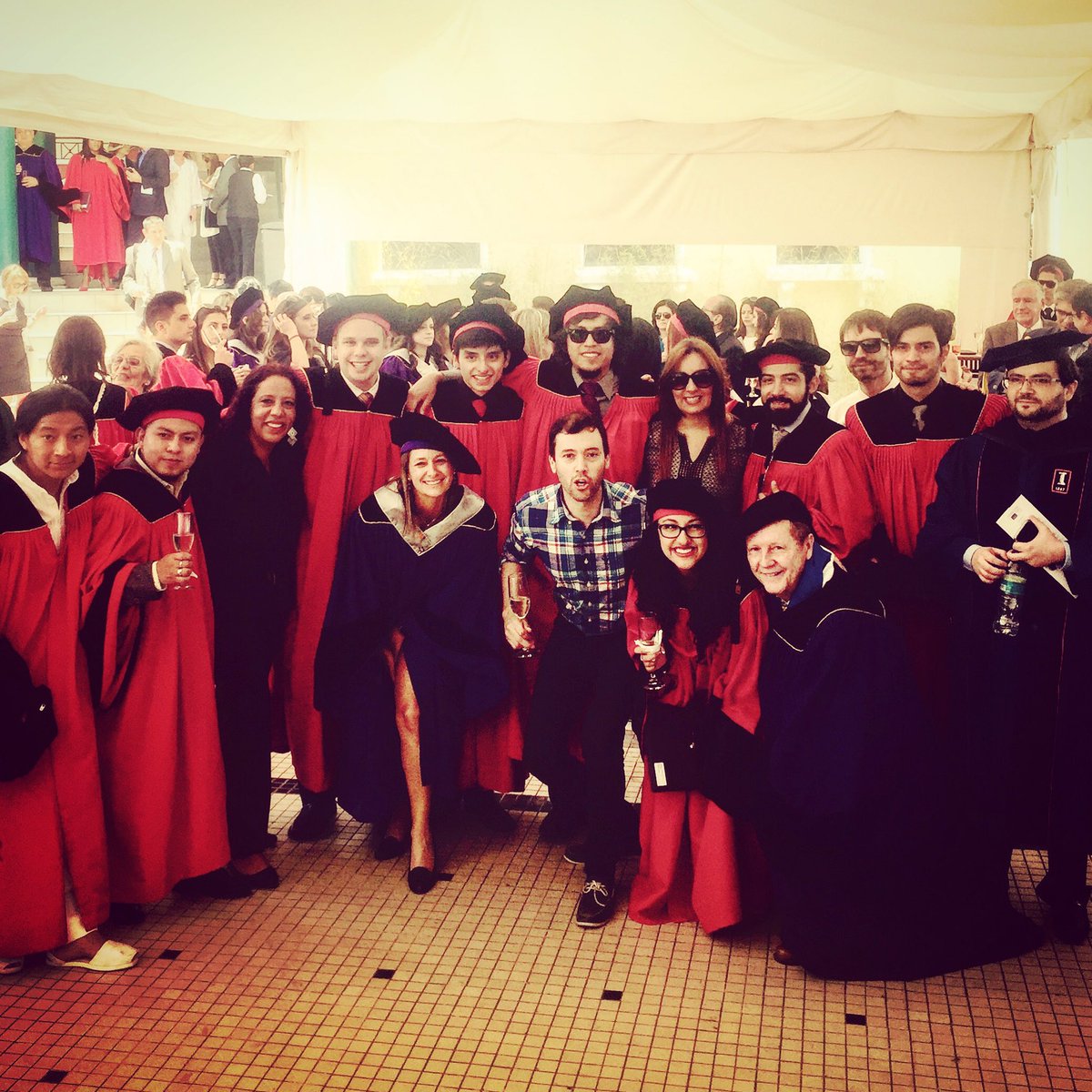 TeresaBrauer's tweet photo. Todas las graduaciones tienen su magia! Felicidades chicos! A volar alto con mucha música @USFQ_COM #USFQGrad @USFQ_Ecuador #musicos2016 https://t.co/6t7Hfpgdnr