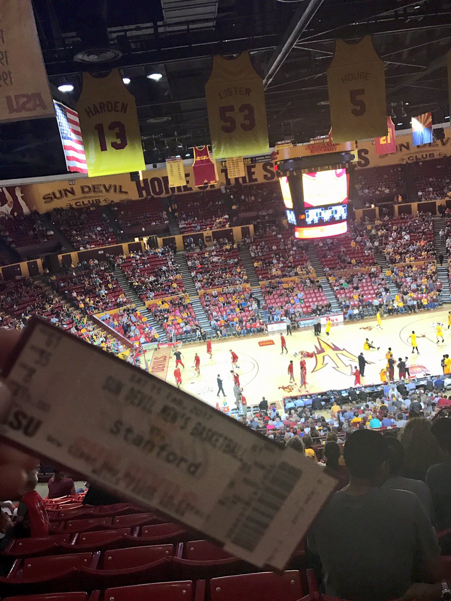 StanfordSball's tweet photo. Made it in time for the second half. Here we go @StanfordMBB! 🤓🌲💪 https://t.co/fzAuPjle75