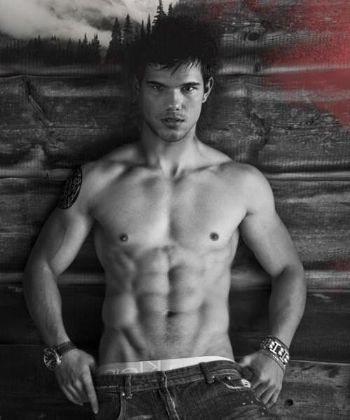 Happy Birthday to Taylor Lautner!   