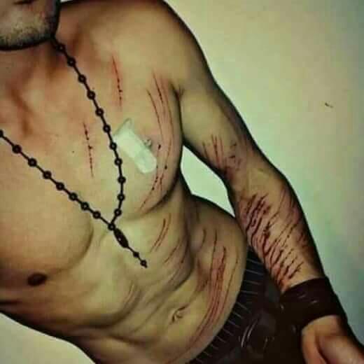 alhr00541's tweet photo. أين .. !أدفن قلبي حَين يخذلوني جَميع البشر.💔 https://t.co/7F7EdJBU1U