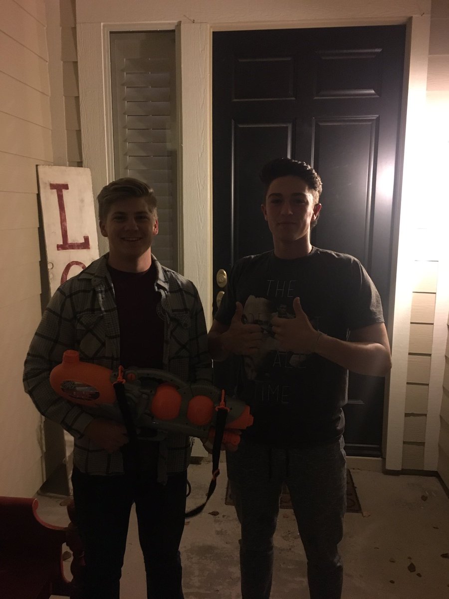 brysond58's tweet photo. Easy kill tonight @hawkassassins17 @tyburn09 https://t.co/ZGL0c8s4vJ