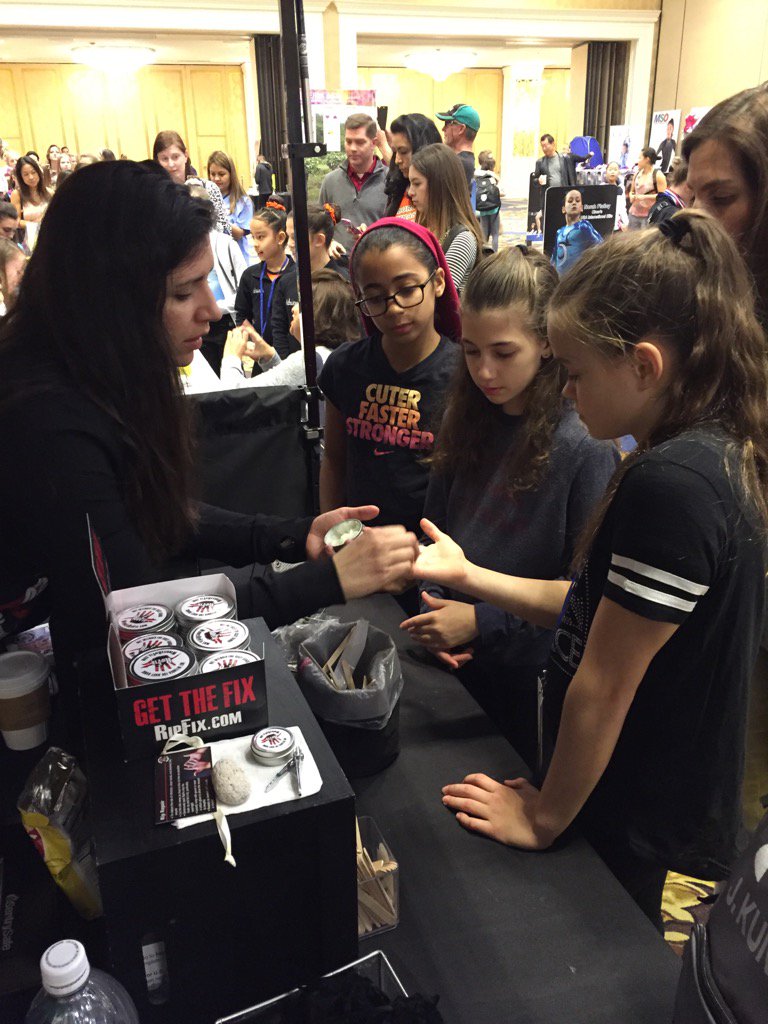 RipFix's tweet image. Teaching proper callus maintenance.. it's what we do!!#ripfix