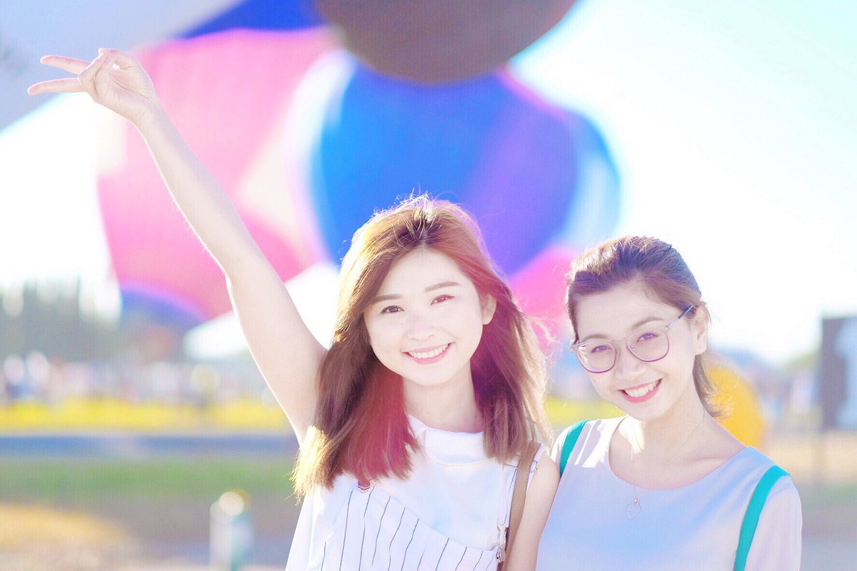 Crissey8's tweet image. Last day! Drop by @SkinWhitePH 's booth to chill of if gets too hot! ☀️ #LightenUpWithSkinWhite #BrighterTogether #SkinWhiteClassic