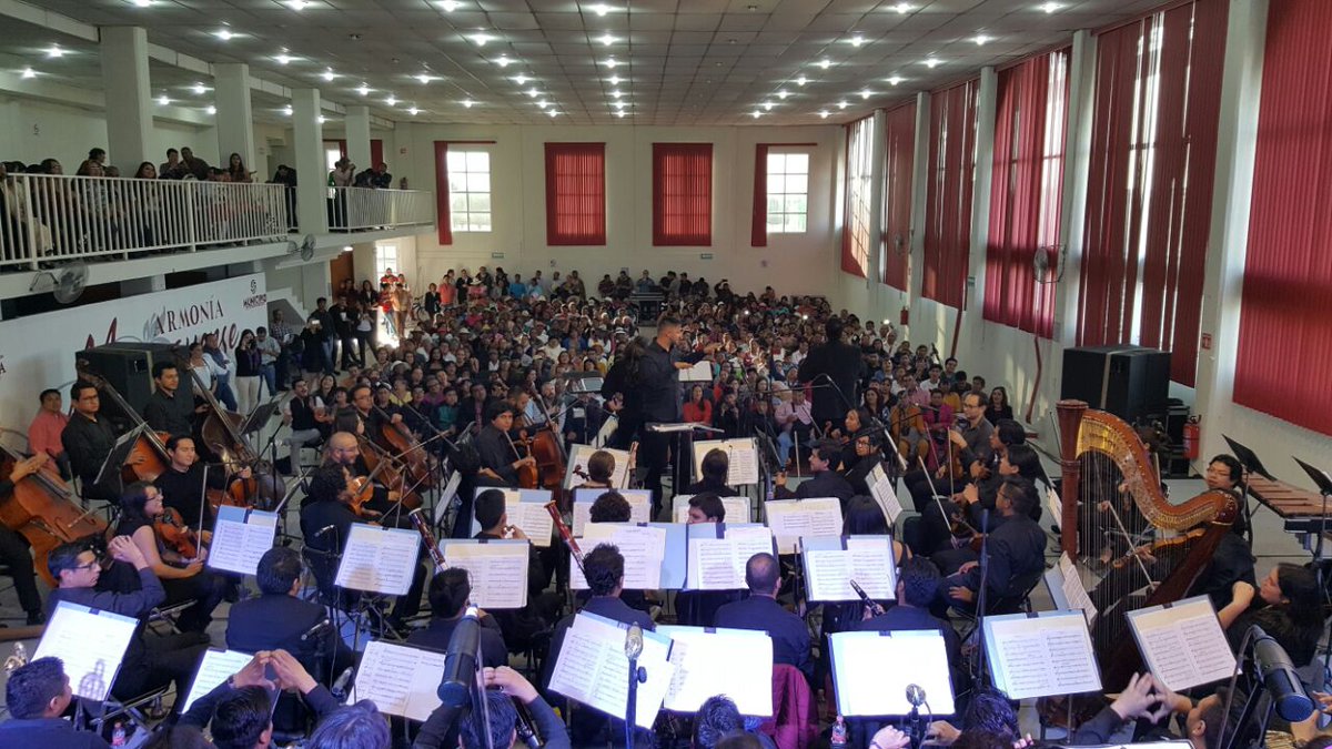 maciasrodrigo_'s tweet photo. De hoy en #Ixtlahuaca con el @coroOSEM y la @osmexiquense. #AM17 @eruviel_avila @EduardoGascaP @FelipeGlzSolano @jcbautistasts @PoloRojasG https://t.co/fScNBDqZky