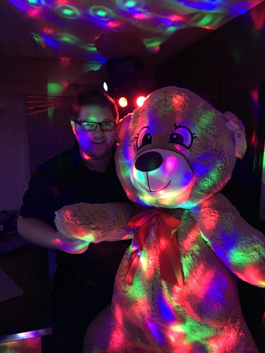 See this Teddy tonight at the <a href="/TwoTubsInn/">TwoTubsPub</a> !!?? He's part of the Raffle with 2 bottles of Prosecco! Link will be available tomorrow to enter!